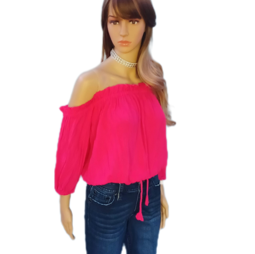 💙New AND I One size! fits S-L off shoulder top